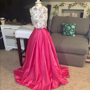 Sean collection Floral Embroidered Bodice Pink Satin prom dress size 4